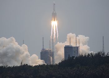 Razzo cinese in caduta libera, diramata allerta protezione civile regionale. Quali rischi si corrono?