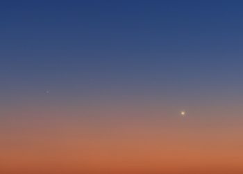 La congiunzione fra Luna e Mercurio vista da Marina di Modica