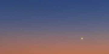 La congiunzione fra Luna e Mercurio vista da Marina di Modica