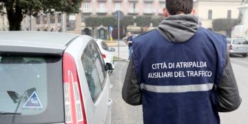 Aggredito a Scoglitti ausiliare del traffico