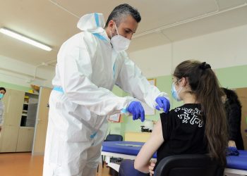 Covid: da domani in Sicilia vaccino anche per gli over 12