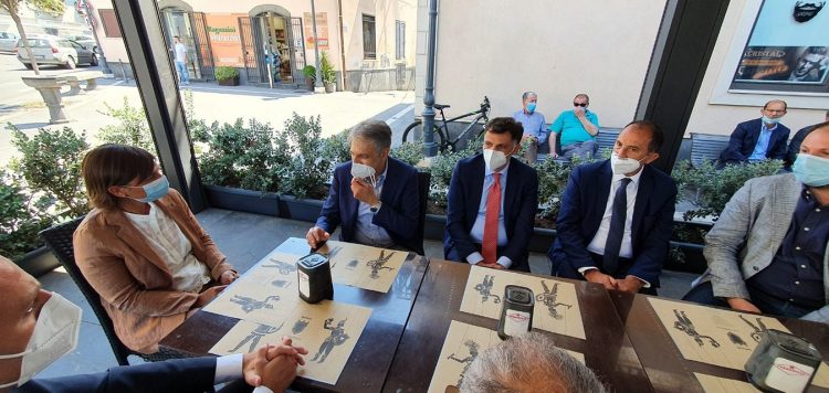 Giornata densa di appuntamenti per l’on. Dipasquale: incontro anche con  Giuseppe Condorelli, l’imprenditore che ha denunciato i suoi estorsori