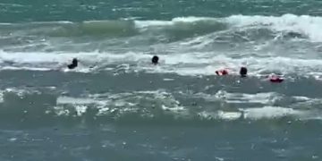4 ragazzi rischiano di annegare a Marina. Salvati dalla capitaneria di porto