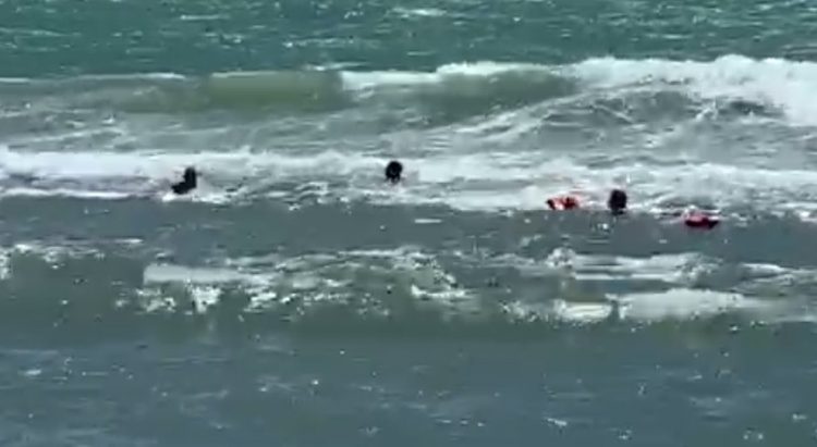 4 ragazzi rischiano di annegare a Marina. Salvati dalla capitaneria di porto