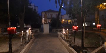 Ragusa: ceri accesi dai devoti nel giardino della cattedrale per la natività di San Giovanni