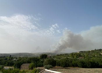 Vasto incendio nel chiaramontano