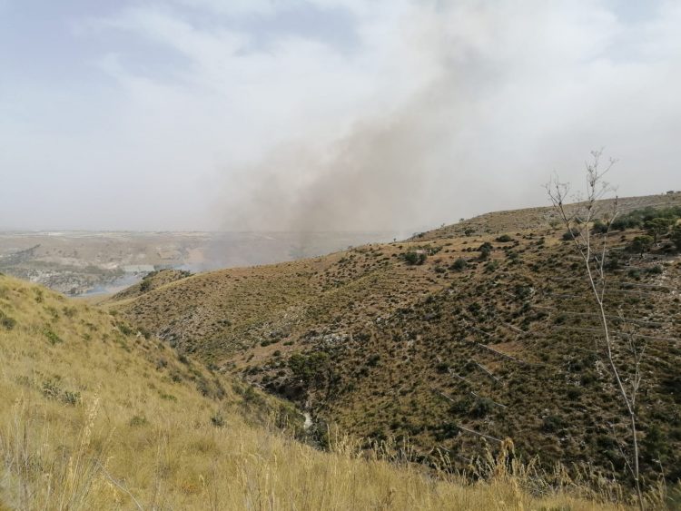 Iblei ancora in fiamme