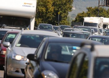 Mezzo pesante perde olio sulla 115: traffico deviato all’ingresso di Ragusa