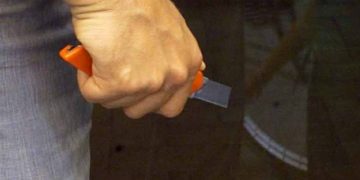 Vittoria: tira fuori un taglierino a seguito di un incidente, denunciato
