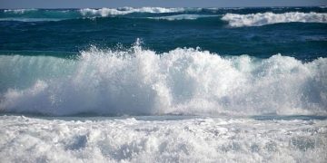 Disperso un ragazzo in mare nei pressi di Cava D’Aliga. Avviate ricerche
