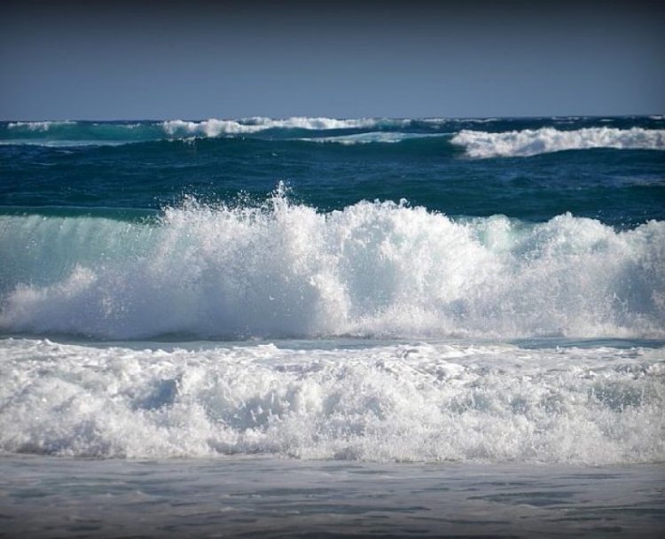 Disperso un ragazzo in mare nei pressi di Cava D’Aliga. Avviate ricerche