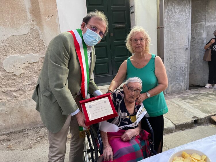 Scicli: i 100 anni della signora Elvira Migliorato. Auguri!
