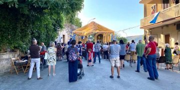 Un via vai continuo di pellegrini ieri nel piccolo santuario di Ragusa per rendere onore alla Madonna delle Grazie: “In città è un culto profondamente radicato”