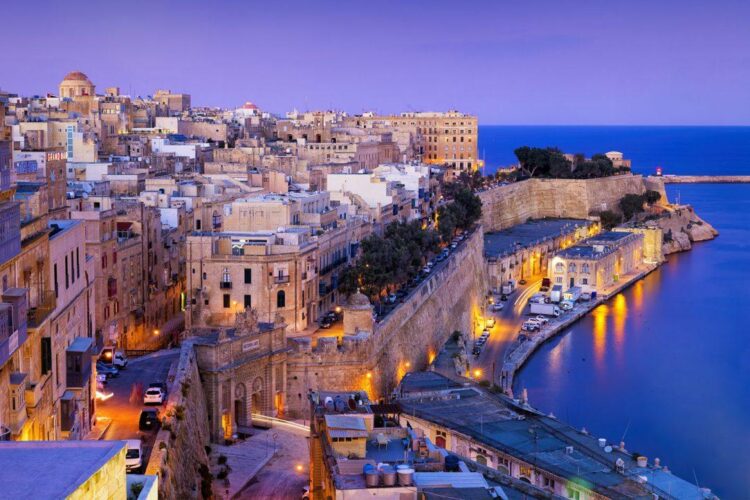Covid, tamponi obbligatori per chi arriva in Sicilia da Malta