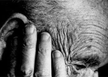 Ragusa: violenza contro il padre, e contro la polizia. Arrestato un giovane