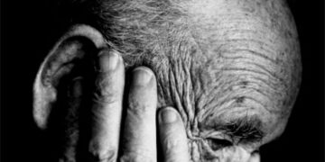 Ragusa: violenza contro il padre, e contro la polizia. Arrestato un giovane