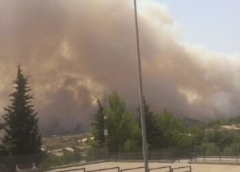 Devastante incendio nei pressi del parco di Calaforno, zona di Monterosso Almo