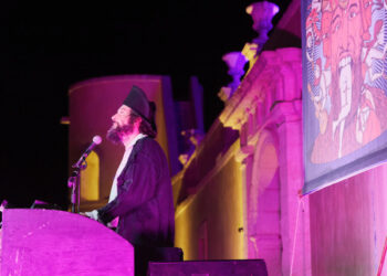 Dopo settecento anni, Dante Alighieri torna a vivere grazie a Vinicio Capossela