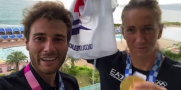 I due campioni olimpici Ruggero Tita e Caterina Banti ringraziano il Circolo Velico Kaucana: “Un pezzettino di queste medaglie d’oro è anche vostro”