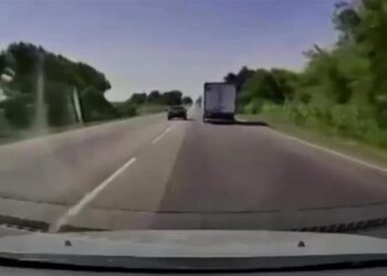 Incidente sulla Ragusa-Catania, camion finisce fuori strada