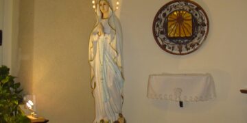 Il Vescovo La Placa domani in visita a San Giacomo per la festa della Beata Maria Vergine di Lourdes