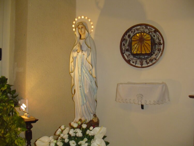 Il Vescovo La Placa domani in visita a San Giacomo per la festa della Beata Maria Vergine di Lourdes