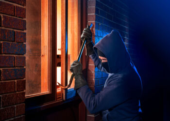 S’introduce in una casa di notte per rubare, arrestato minore a Chiaramonte