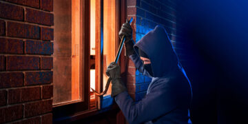 S’introduce in una casa di notte per rubare, arrestato minore a Chiaramonte