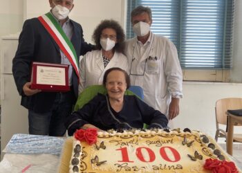 Scicli, la signora Pasqualina Pioggia festeggia 100 anni