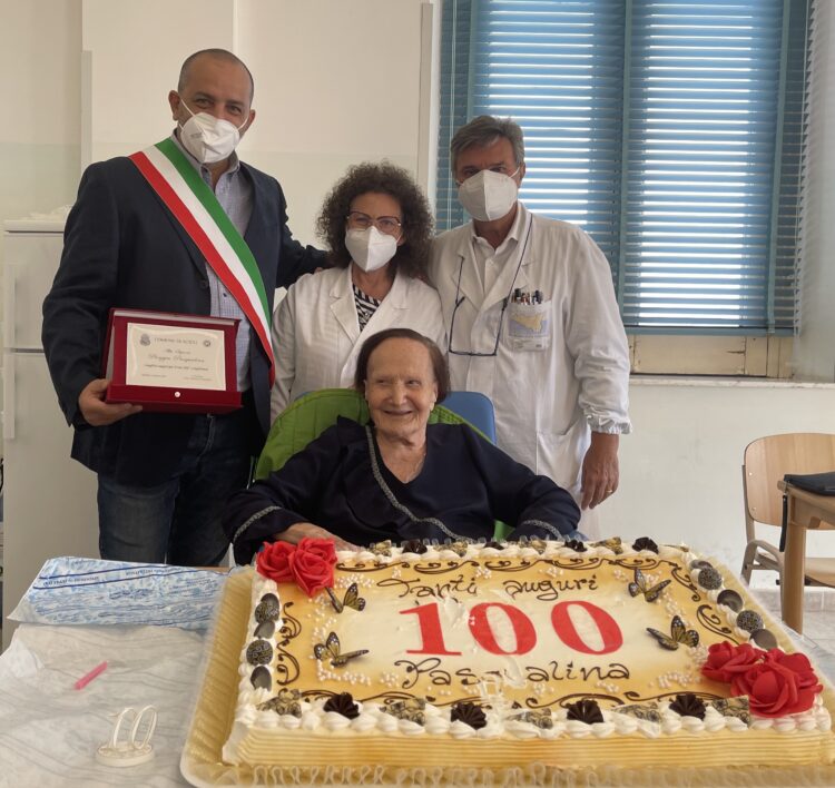 Scicli, la signora Pasqualina Pioggia festeggia 100 anni