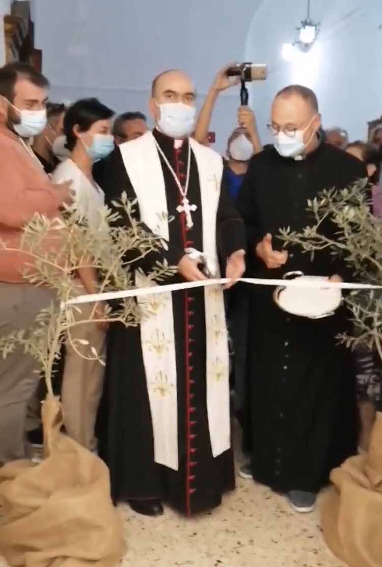 Celebrata ieri la solennità di San Francesco nella chiesa di piazza Cappuccini a Ragusa. A presiedere la santa messa il vescovo La Placa che poi ha inaugurato i nuovi locali parrocchiali