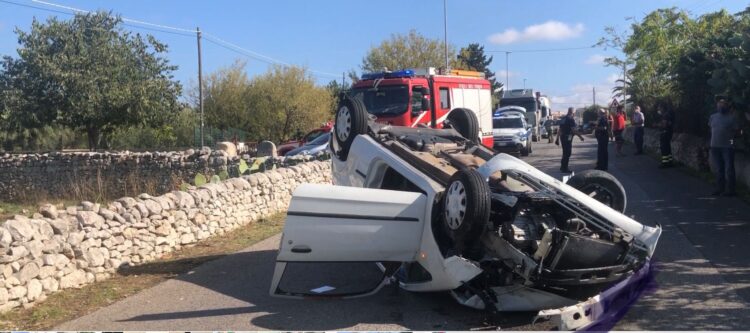 Incidente in via Sorda Scicli: scontro fra due auto