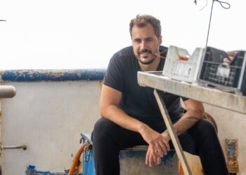 Joseph Micieli racconta in un documentario la pesca del Gambero rosso a largo di Scoglitti. VIDEO