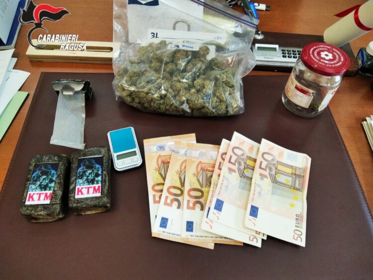 Arrestati due modicani: avevano hashish e marijuana in auto
