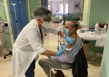 1° novembre 2021 gli hub vaccinali e i centri vaccinali provvisori restano chiusi. Terza dose “booster” senza prenotazione per gli over 60
