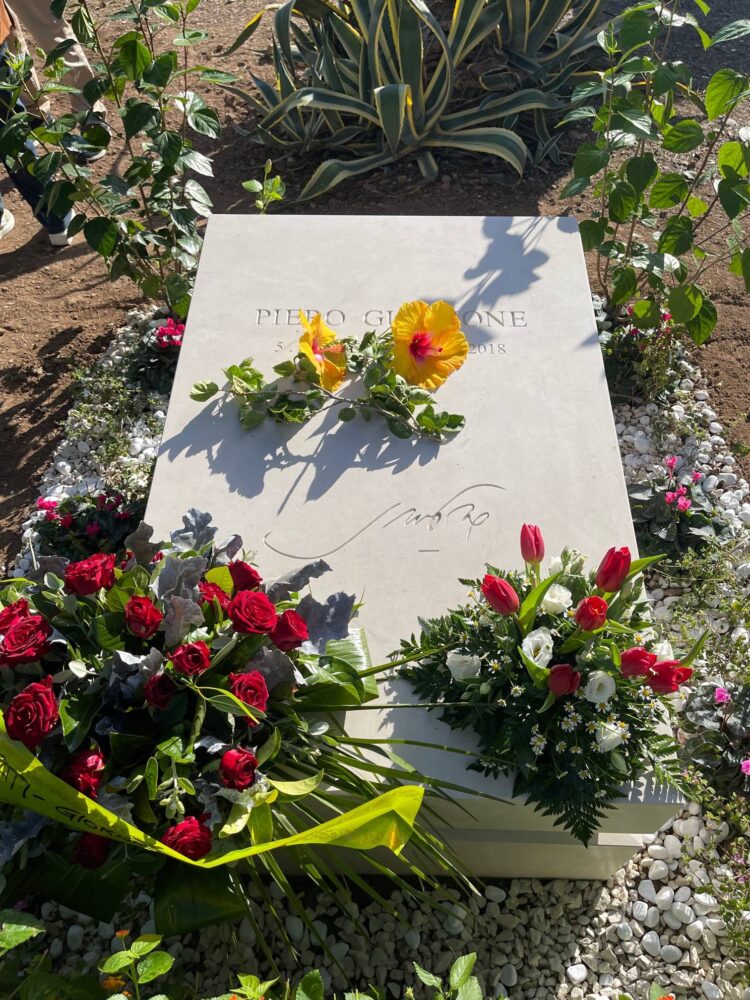 Le ceneri di Piero Guccione da oggi riposano nel cimitero di Scicli