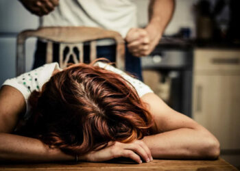 Violenza contro le donne, la Pastorale della Salute: “E’ una violazione dei diritti umani”