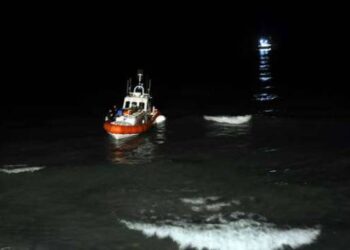 Surfista ritrovato e soccorso ieri sera a largo delle coste di Ispica