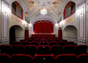 Parte “Un sogno chiamato palcoscenico” la nuova stagione del Teatro Donnafugata di Ragusa Ibla. Si torna in presenza da dicembre