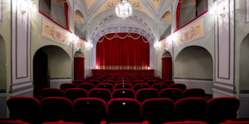 Parte “Un sogno chiamato palcoscenico” la nuova stagione del Teatro Donnafugata di Ragusa Ibla. Si torna in presenza da dicembre