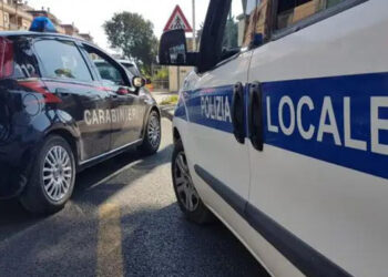 Struttura ricettiva a Marina di Modica. Modificati volumi e superficie coperta. Sequestro preventivo, 5 denunce