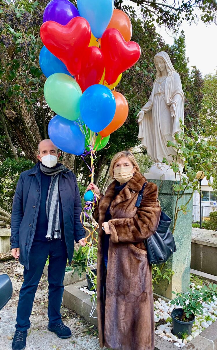 Giornata internazionale del volontariato: il dono simbolico della pastorale della salute di Ragusa