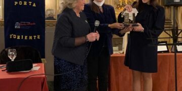 La scrittrice siciliana Costanza Diquattro con il suo romanzo “Donna Fugata” ha vinto il premio Porta d’Oriente