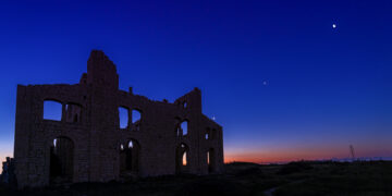 Alba alla Fornace Penna, due anni fa, prima dell’inizio della pandemia. La foto di Filippo Galati