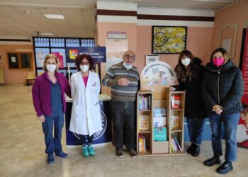 Una piccola biblioteca allestita nel reparto di Pediatria del maggiore di Modica