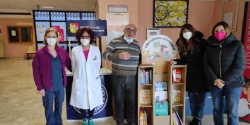 Una piccola biblioteca allestita nel reparto di Pediatria del maggiore di Modica