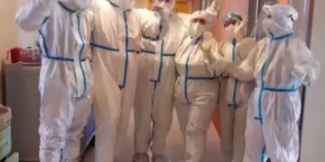 Gli speciali auguri di buon anno dal reparto di Malattie Infettive del Giovanni Paolo II