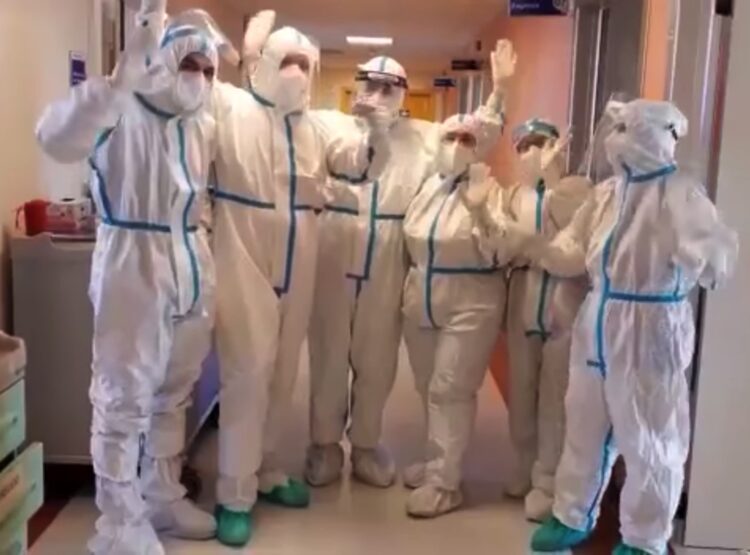 Gli speciali auguri di buon anno dal reparto di Malattie Infettive del Giovanni Paolo II