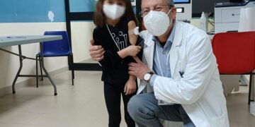 Bianca, sei anni, ha fatto il vaccino e ha raccontato a tutti del dott. Biagio: il suo eroe