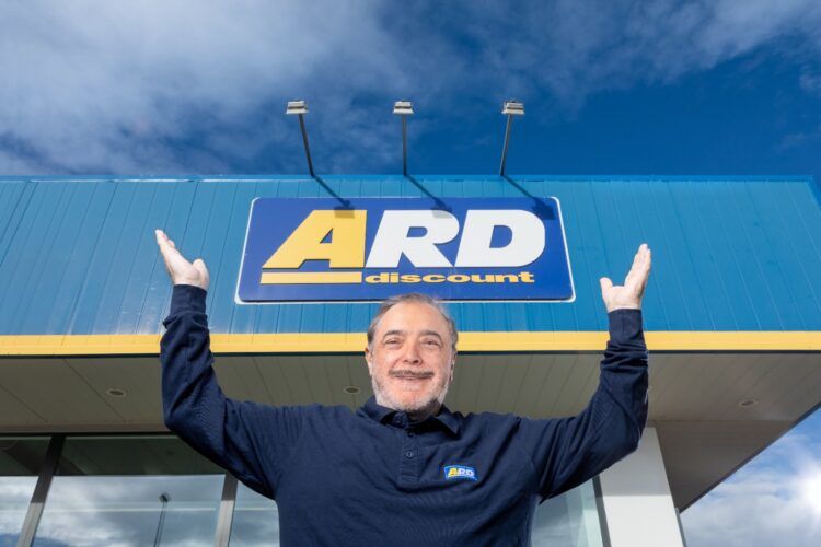 ARD Discount ha aperto oggi a Crotone il punto vendita numero 200. Festa in casa Ergon che prosegue l’espansione nel Sud Italia